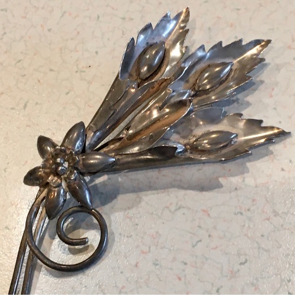 Vintage Coro Pegasus 1940s Sterling Silver Floral Bouquet Brooch WW2 Era - Picture 5 of 14